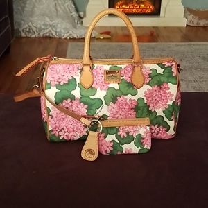 Dooney & Bourke
